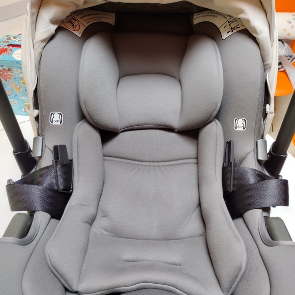 Nuna Pipa RX Car Seat + RELX Base - Birch color - Picture 4 of 11